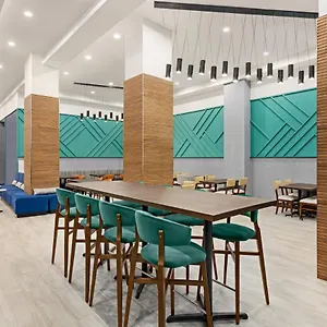 Lic - Laguardia West, An Ihg *** New York