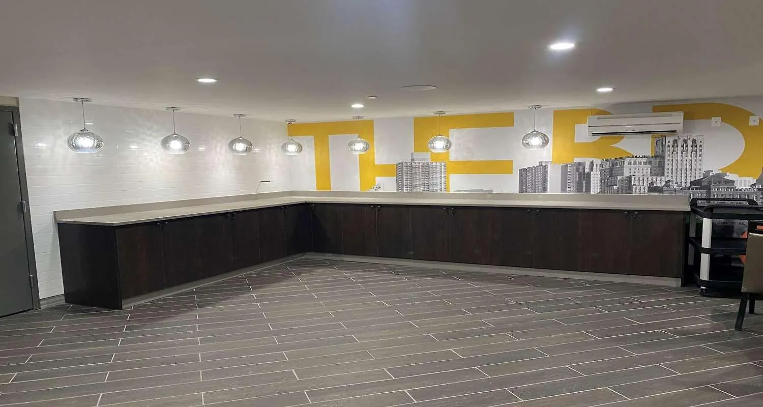 Best Western Plus City Line Hotel New York 2*,